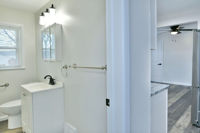 Building Photo - House for RENT in Girard!