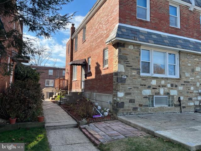 Building Photo - 710 Tyson Ave