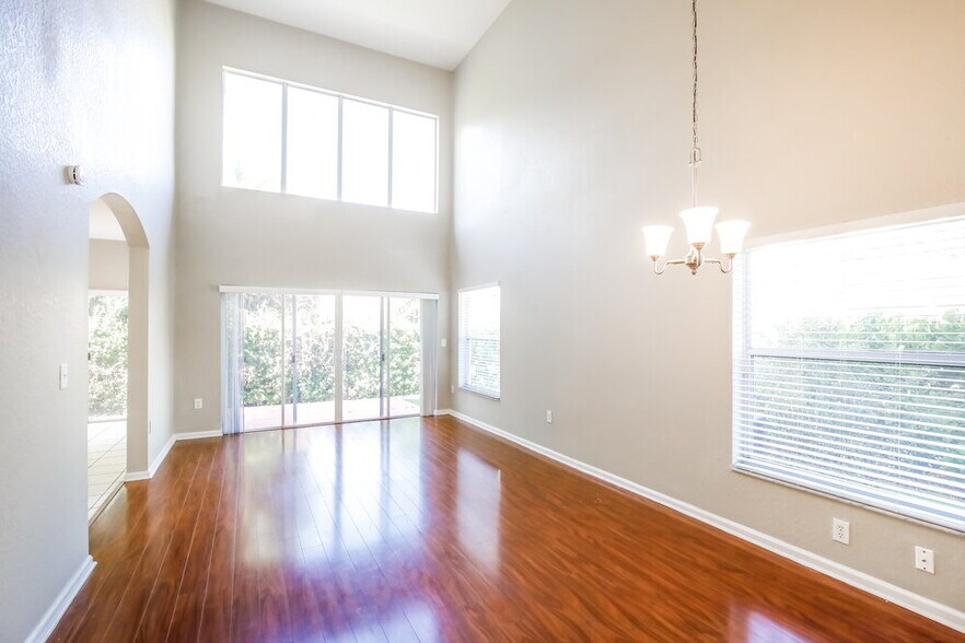Building Photo - 1117 NW 97th Dr