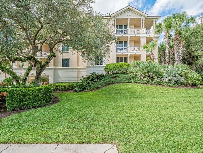 Building Photo - 801 N Swim Club Dr