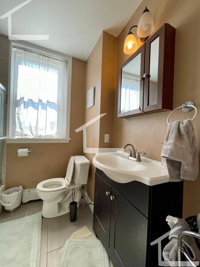 Building Photo - Easy Commute! Perfect Location Near Everything! Luxury Allston 5-Bed