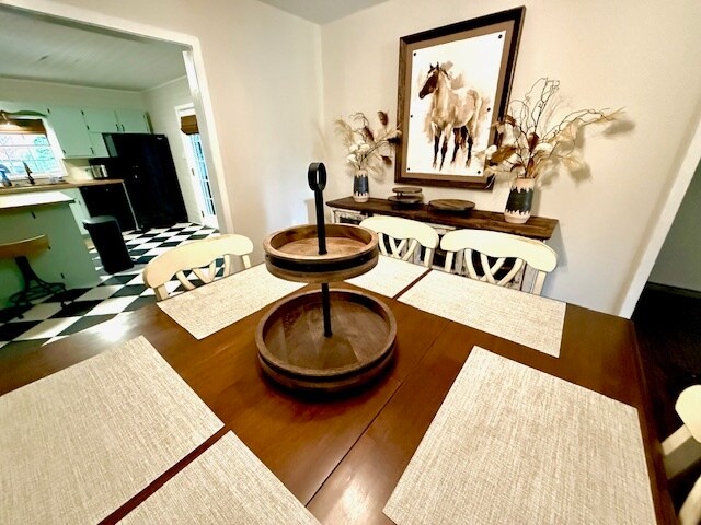 Building Photo - 4412 Wesley Rd