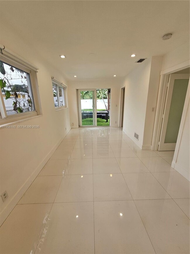 Building Photo - 1421 NW 65th Terrace