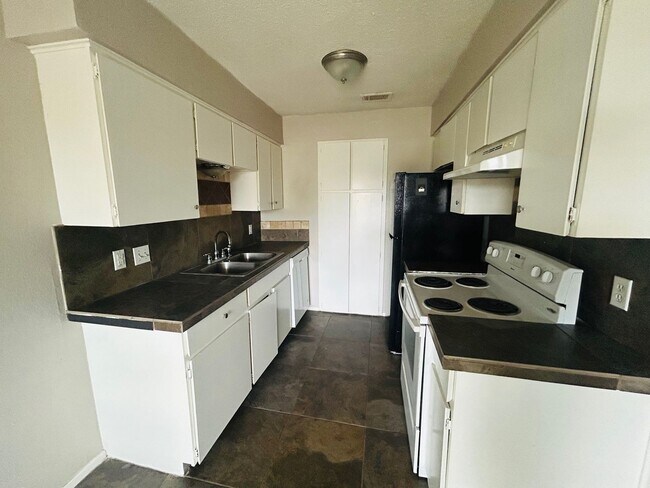 Building Photo - Creole Apartments