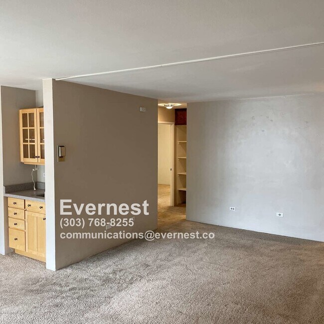 Building Photo - Cozy 2 Bed & 2 Bath Condo in Denver / Pet-...