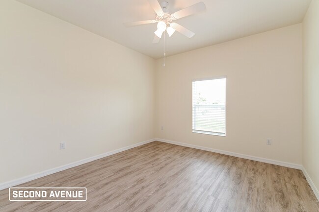Building Photo - 3805 NE 23rd Ave