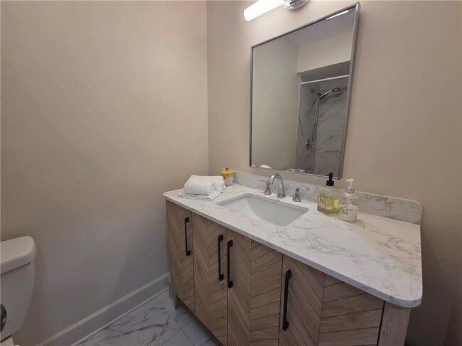 Building Photo - 603 Serramonte Dr