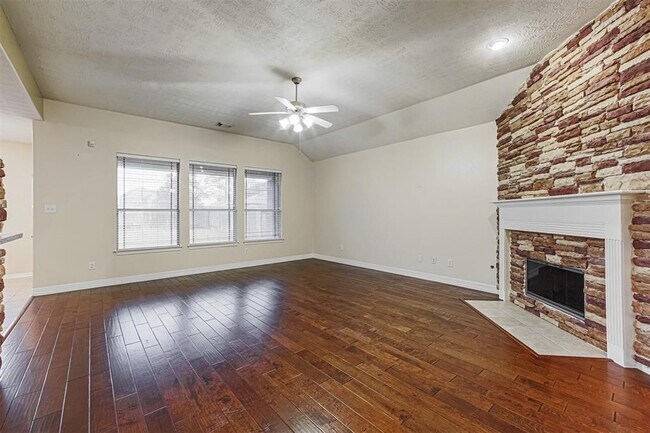 Building Photo - 24503 Jocelyn Park Ct