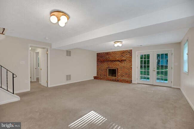 Building Photo - 37245 E Spicer Dr