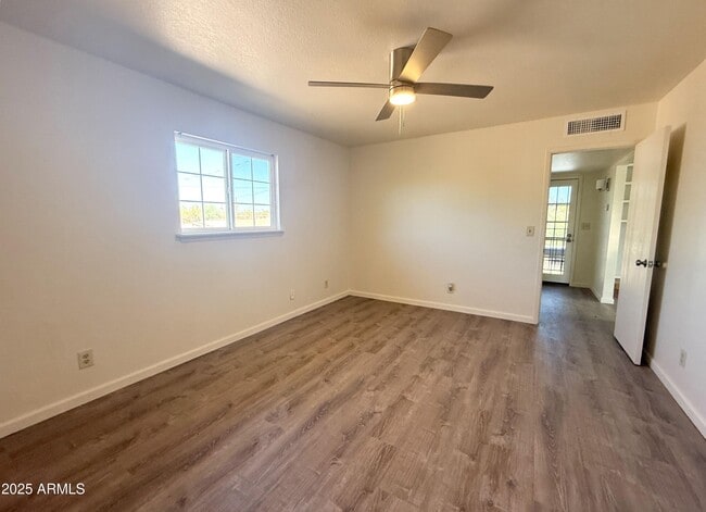 Building Photo - 843 N Arroya Rd