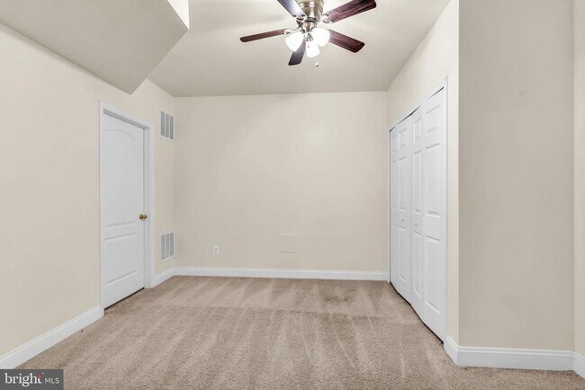 Building Photo - 42985 Pascale Terrace