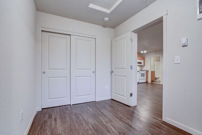 Building Photo - 245 SE 146th Ave