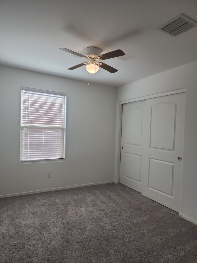 Building Photo - "Spacious 4-Bedroom Oasis in Casa Grande w...