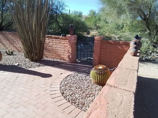 Building Photo - Unfurnished end unit townhome  55 and older community