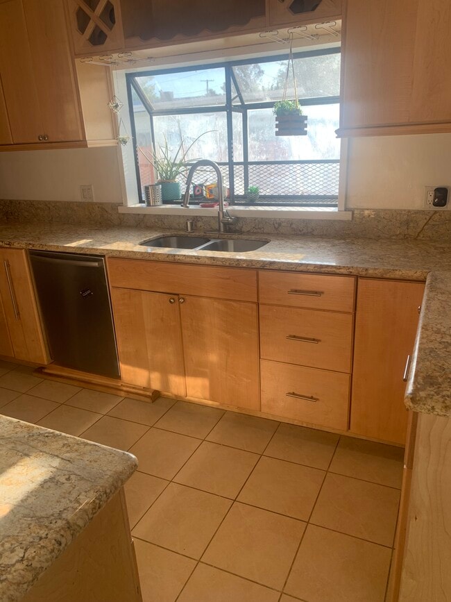 Building Photo - 17178 Kingsbury St