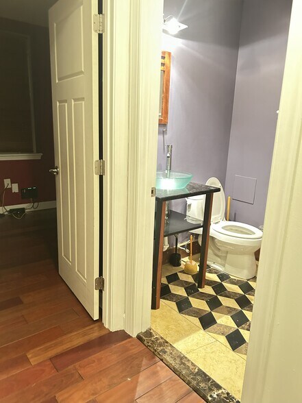 Lower Lvl Bathroom - 118 Bates St NW