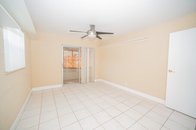 Building Photo - 101 Waterford D