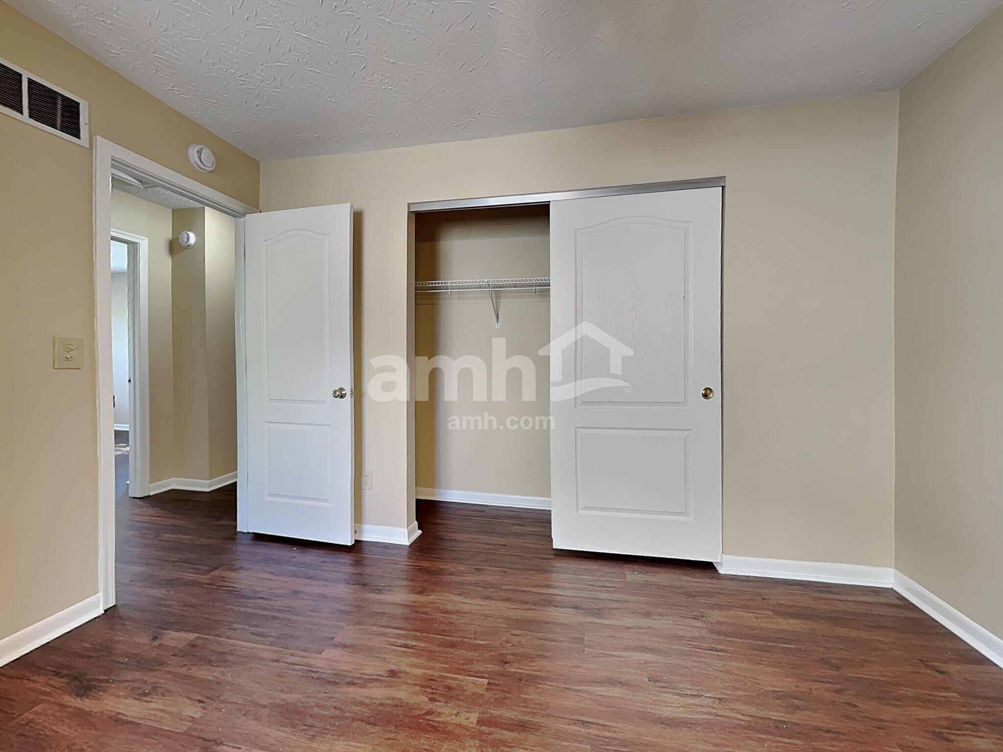 Building Photo - 9021 Crimson Oak Dr