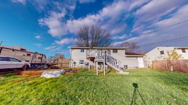 Building Photo - 4-Bedroom Split-Level Updated Home with Garage, Deck, and Large Backyard