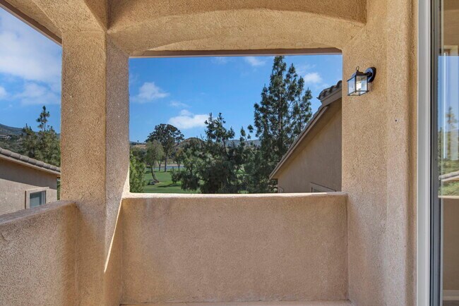 Building Photo - 3183 Dehesa Rd