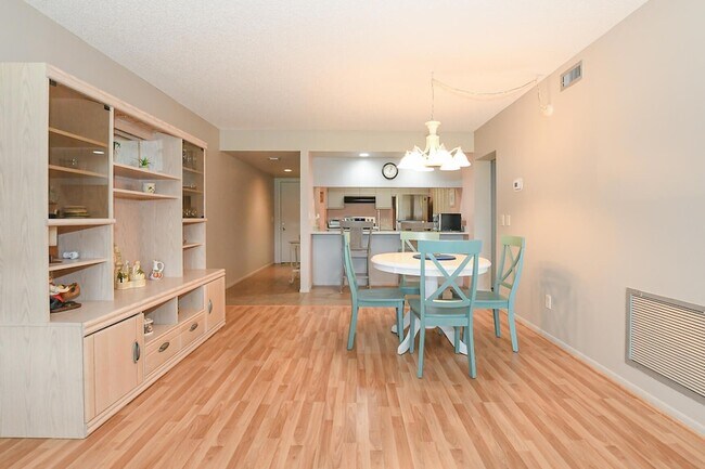 Building Photo - 20 Plantation Dr