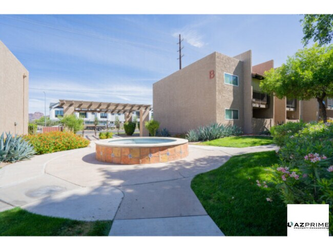 Building Photo - Settle Into this Beautifully Refreshed 2/1 Phoenix Condo in the Desirable Arcadia Area.