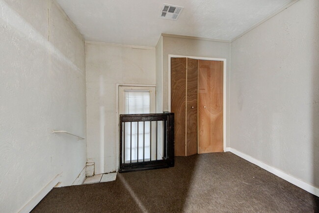 Building Photo - 1005 W Eufaula St