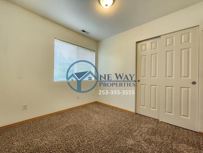 Building Photo - 2682 Hamilton Ave