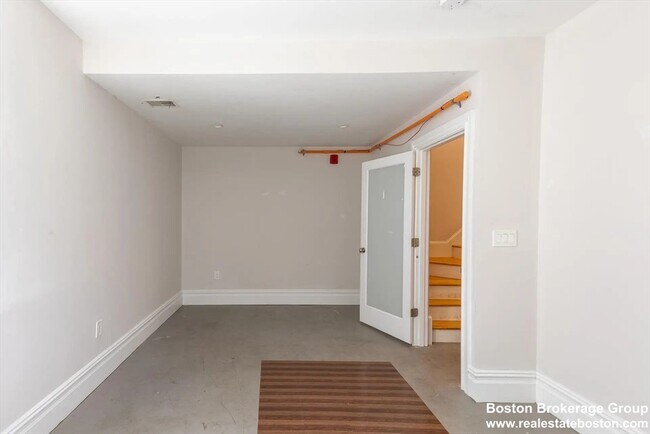 Building Photo - 89 Cedar St