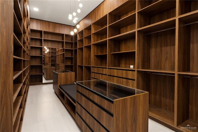 Building Photo - 43 Antigua Dr