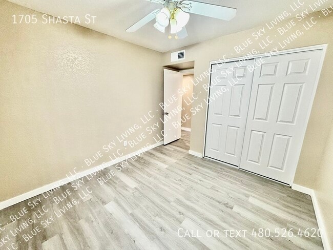 Building Photo - 1705 Shasta St