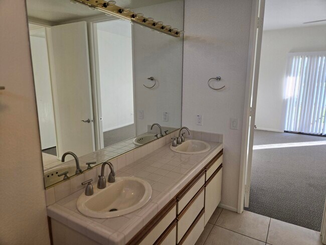 Building Photo - 28768 Taos Ct