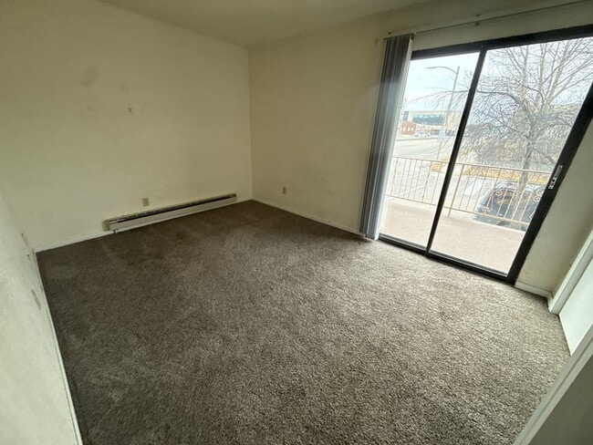 Building Photo - Broadway Manor