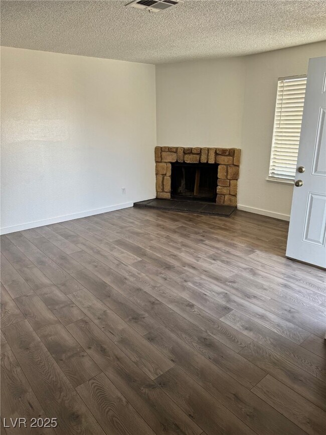 Building Photo - 2377 Exeter Dr