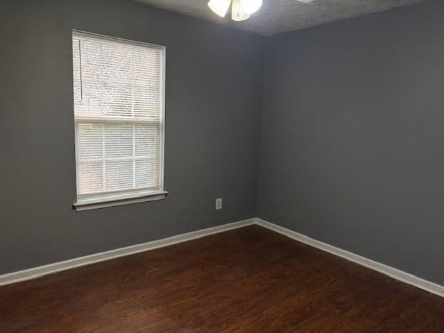 Building Photo - 408 Spring Head Dr SE