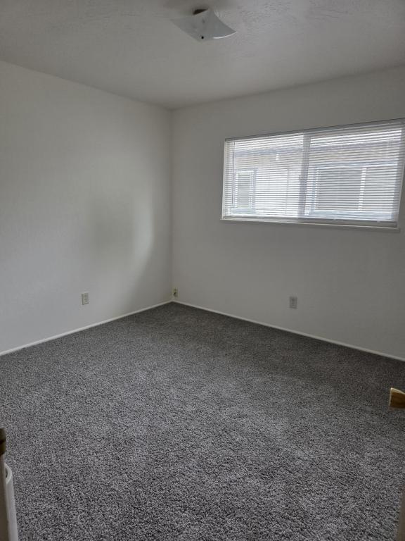 Building Photo - 708 SW I St