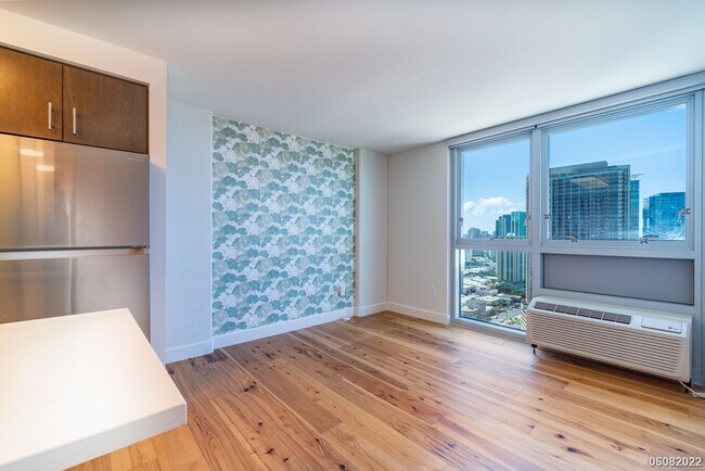 Building Photo - 988 Halekauwila St