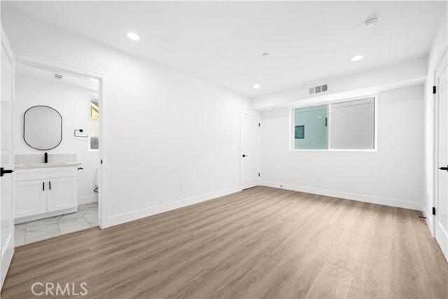 Building Photo - 6704 Kester Ave