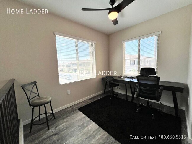 Building Photo - 779 E Doral Ave