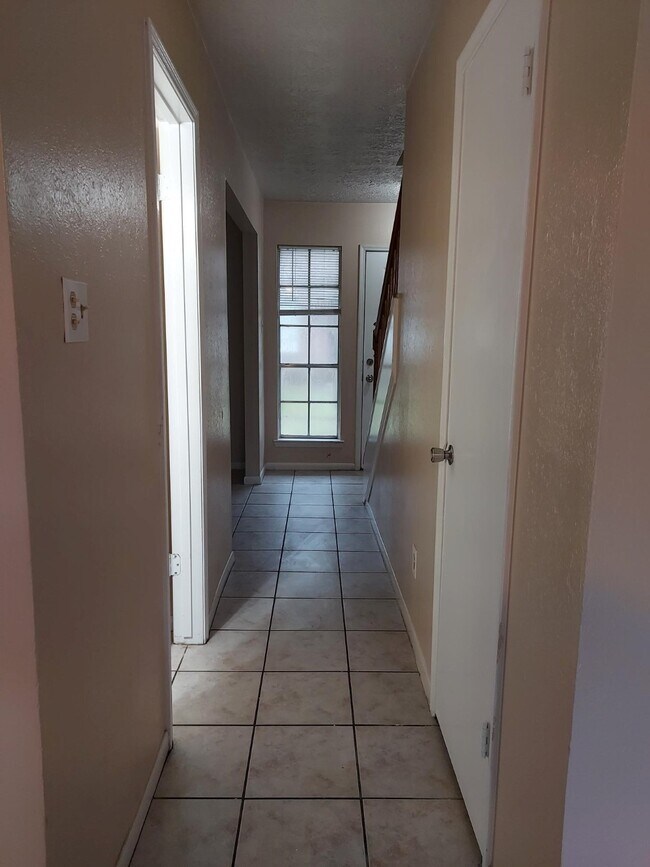 Building Photo - 13433 Castilian Dr