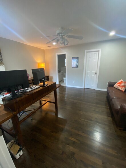 Building Photo - 4033 Bowser Ave