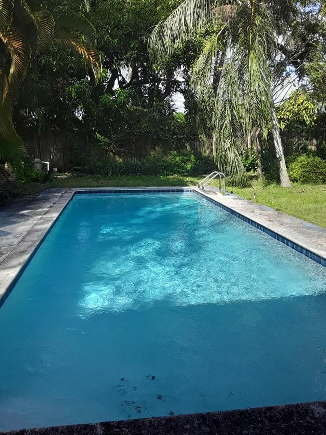 Primary Photo - 451 NE 134th St