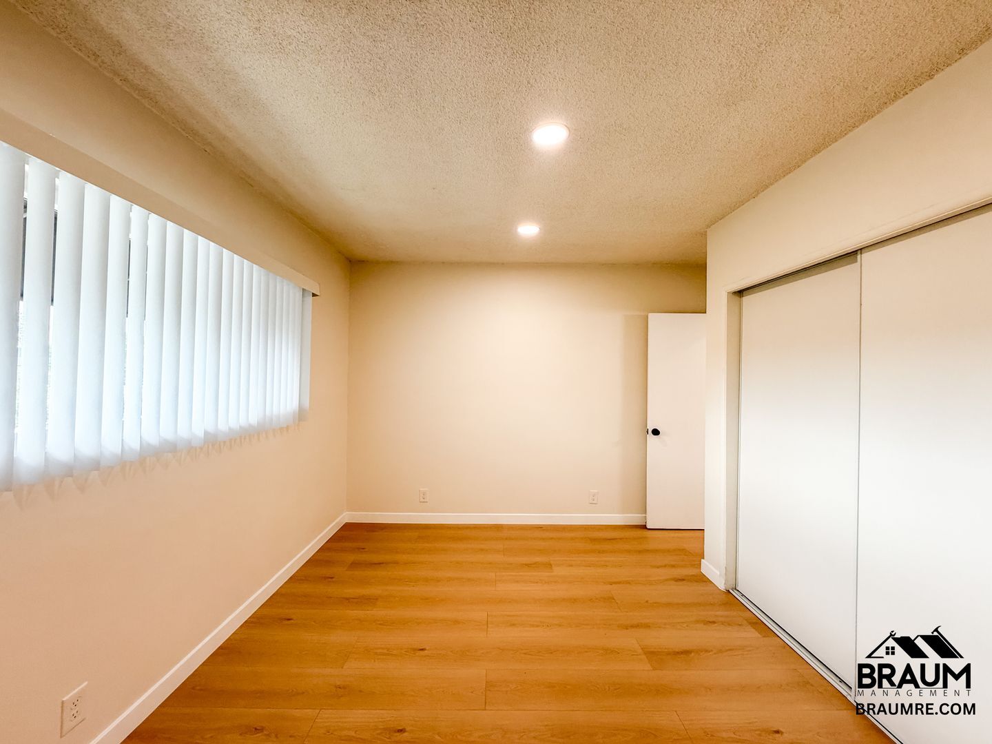 Building Photo - 13129 Oxnard St