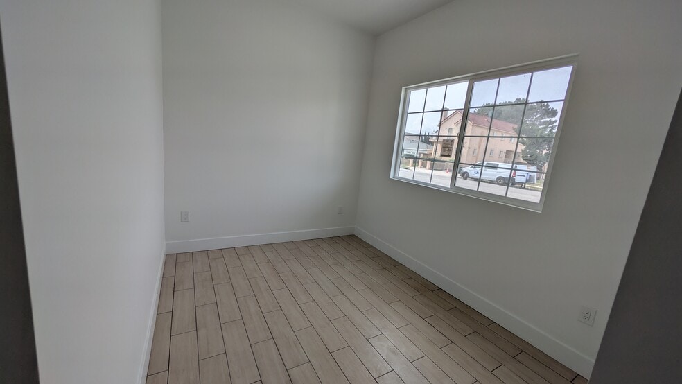 Building Photo - 20744 Elaine Ave