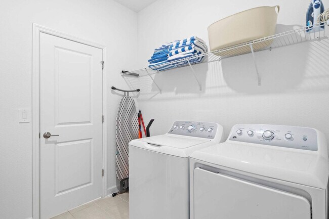 Building Photo - 581 Drop Shot Dr