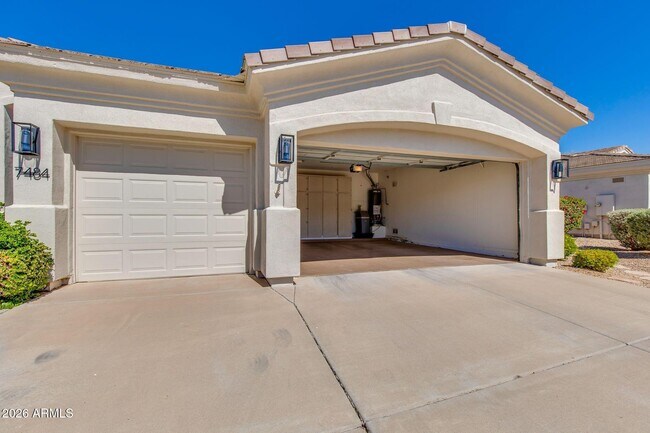 Building Photo - 7484 E Buteo Dr