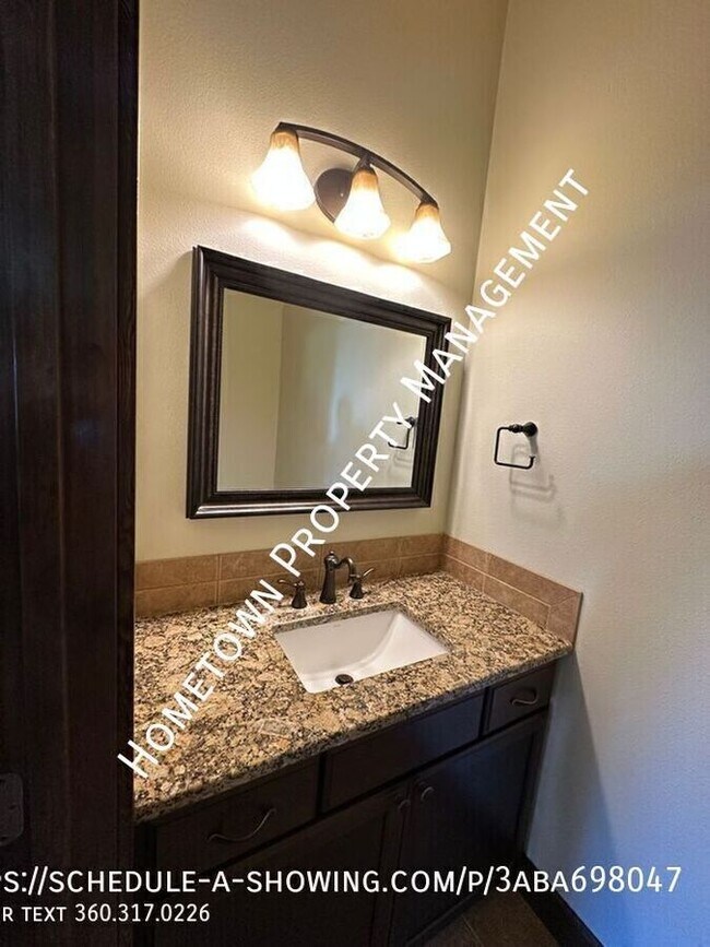 Building Photo - 4047 Legacy Dr NE