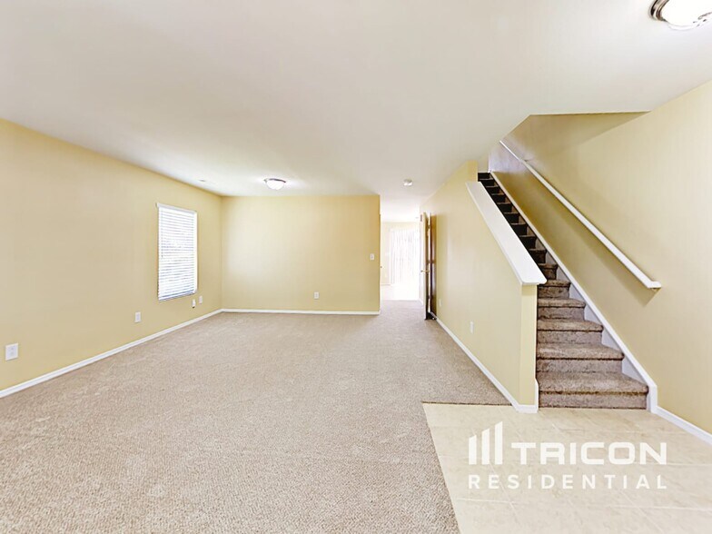Building Photo - 2801 Buckleigh Dr