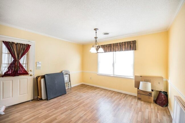 Building Photo - 123 Whipoorwill Way