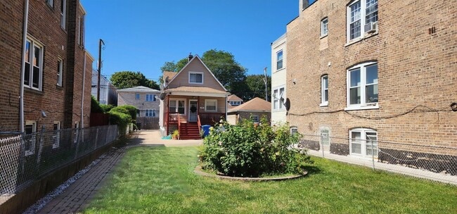 Primary Photo - 4538 S Sawyer Ave